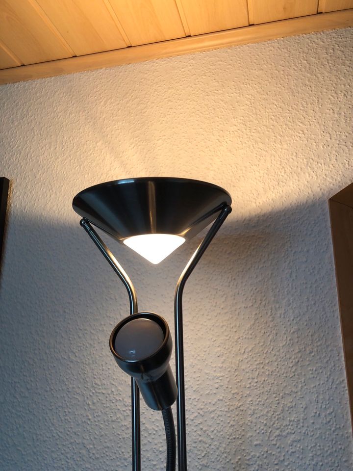 Standlampe / Stehllampe / Licht / Leuchte / flexiber Arm in Lübeck