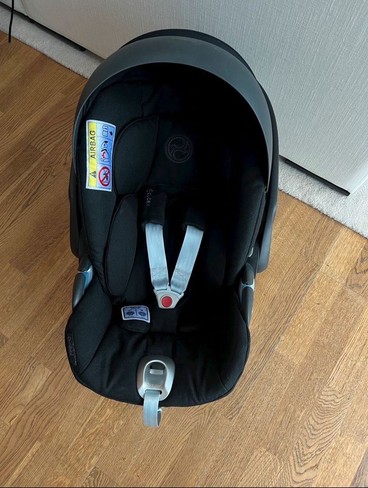 Cybex Babyschale Cloud Z-I Size Plus + Base Top Zustand! in Hamburg