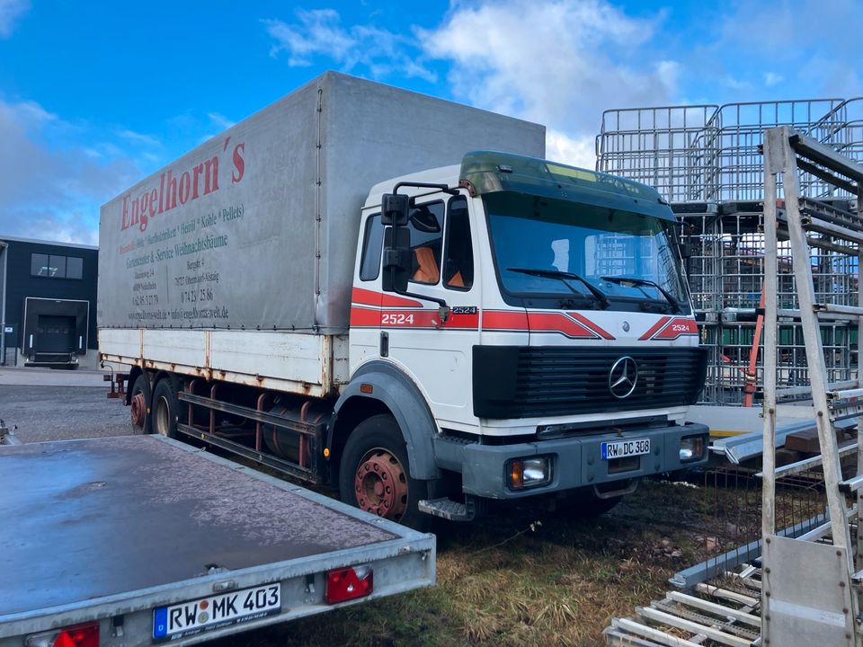 Mercedes SK Dreiachser Ladebordwand Hebebühne in Aichhalden