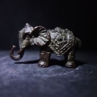 schöne kleine Bronze-Figur eines reich geschmückten Elefanten Bayern - Dingolfing Vorschau
