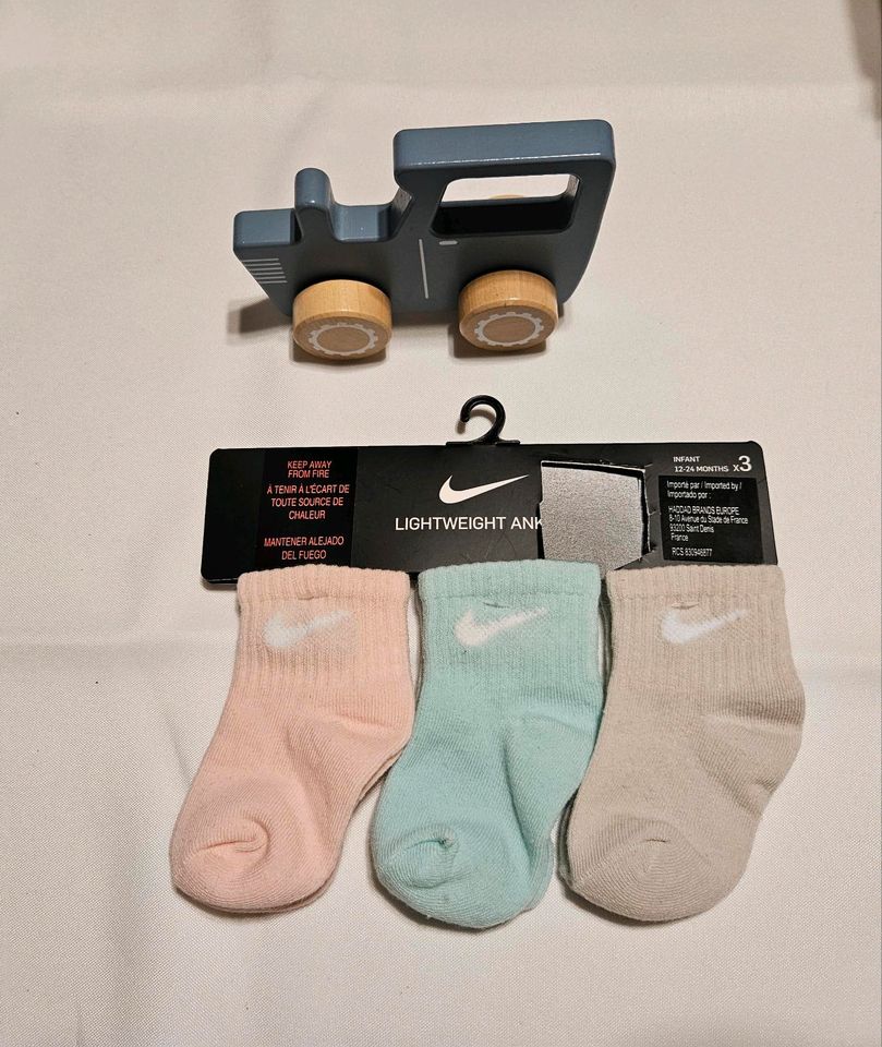 Sneaker Socken/ Größe 12-24 Monate/ Nike/ Neu in Edewecht