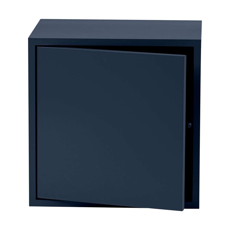 Muuto Stacked Regalsystem 2.0  M mit Türe Midnight blue in Ingersheim