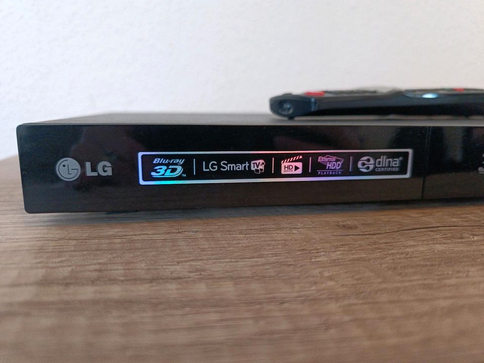 LG Blu-Ray Player BP420 schwarz mit Smart TV HD DVD-Player in Hilden