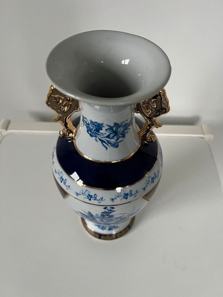 China Vase in Mandelbachtal