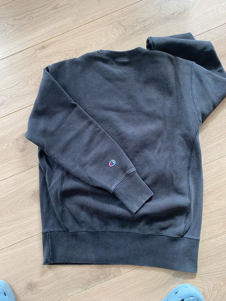 Champion Sweatshirt Gr. L in Freinsheim