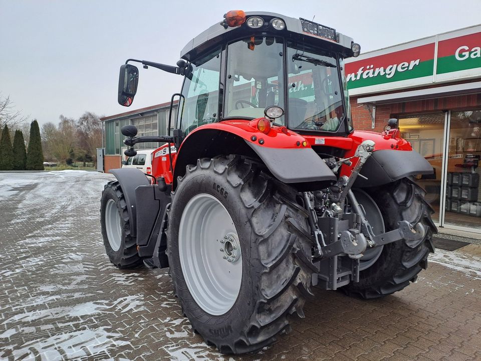 Massey Ferguson 6713 S Dyna-6 in Lichtenfels