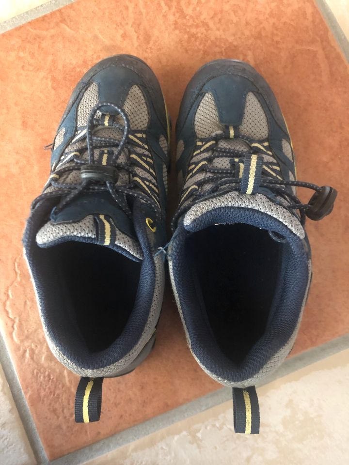 Schuhe mit Zipper 31 in Zell
