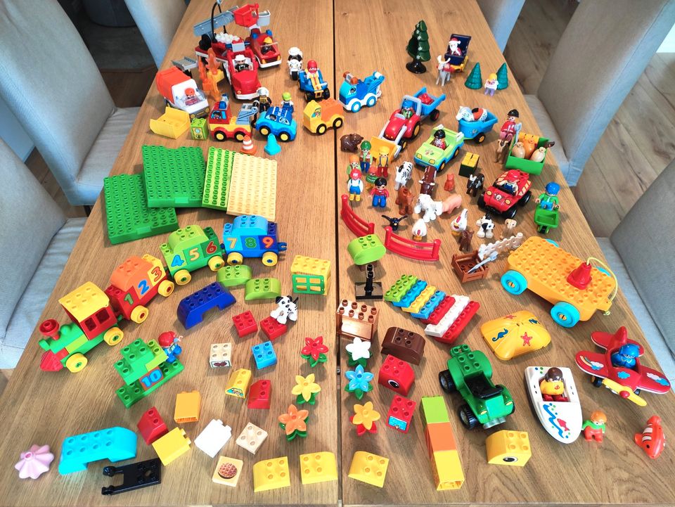 LEGO DUPLO Set, Fahrzeuge, Tiere, Figuren, Top Zustand in Göttingen