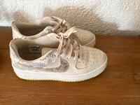 Nike Damenschuhe fällt kleiner aus wie eine 41 Hessen - Dillenburg Vorschau