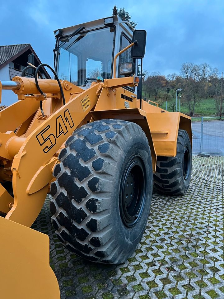 Liebherr 541 Radlader topzustand inkl. Transport kein 551 in Gemmrigheim