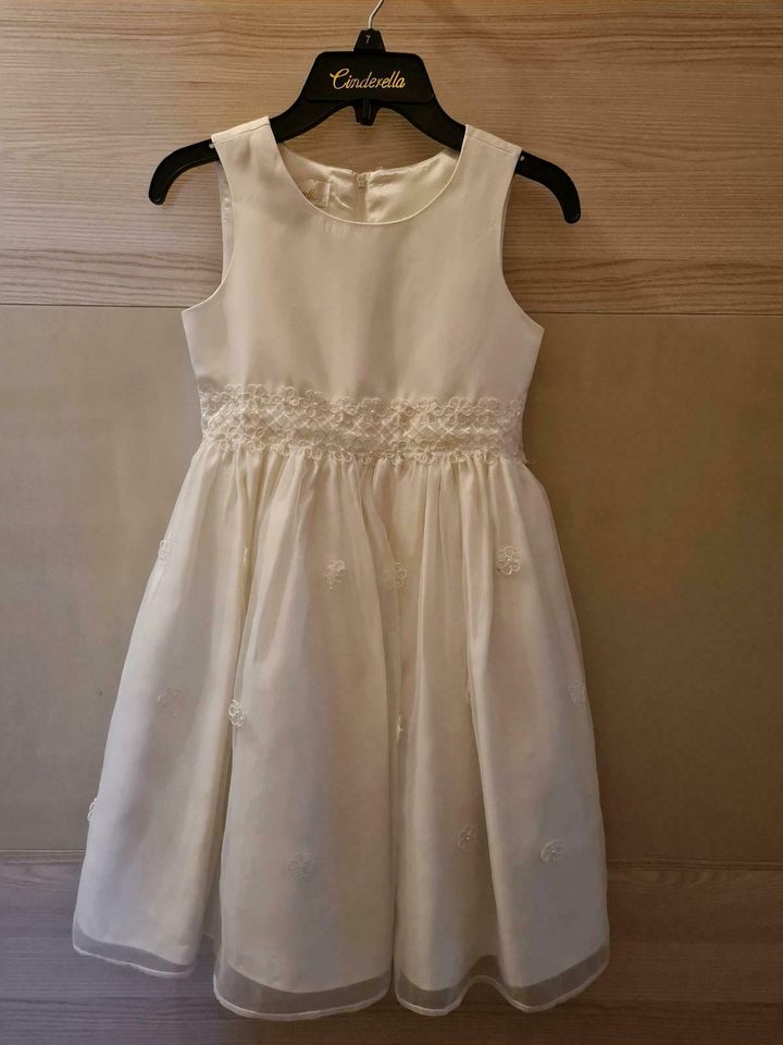 Mädchen Kleid Gr. 128 (7J.)Cinderella,Schulanfang,Hochzeit,creme in Krostitz