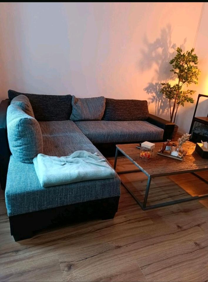 Couch in Lederoptik in Bottrop