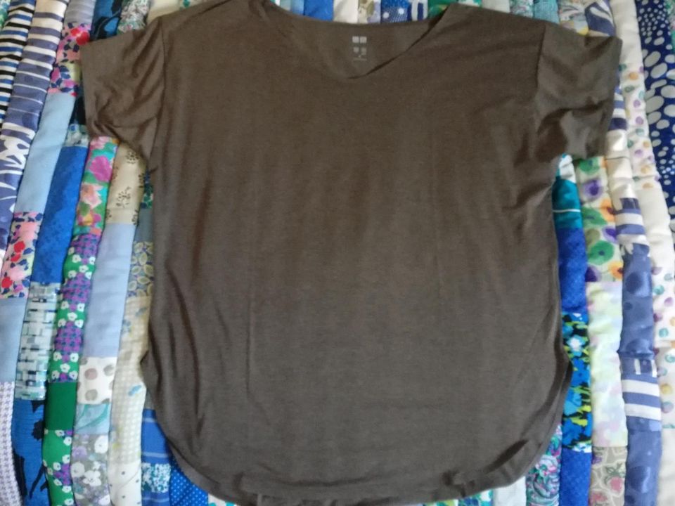 Neu, Shirt, Uniqlo, braun, oversize, 38 bis44 in Eckernförde