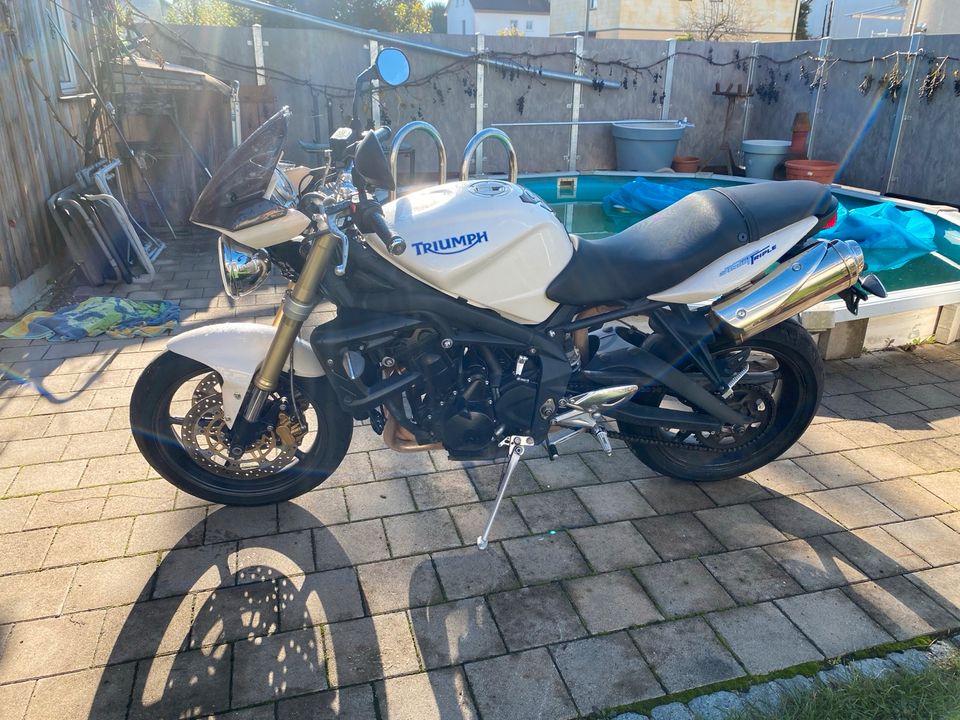 Triumph Street Triple in Burgau