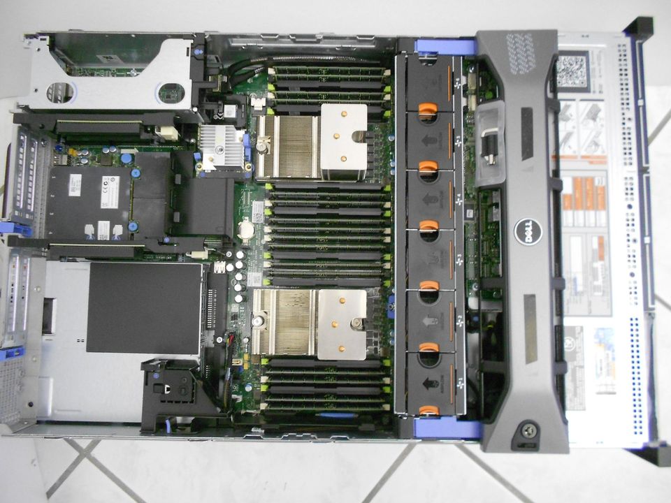 Dell PowerEdge R720 16 x SFF Server 2x Xeon E5-2680v2, 256 GB RAM in Regensburg