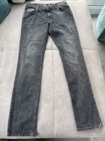 Neuwertige Jeans von BUGATTI (gerades Bein) Größe 32/34 Baden-Württemberg - Rottenburg am Neckar Vorschau