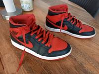 Nike Air Jordan mid / schwarz rot / Gr. 41 Saarland - Völklingen Vorschau