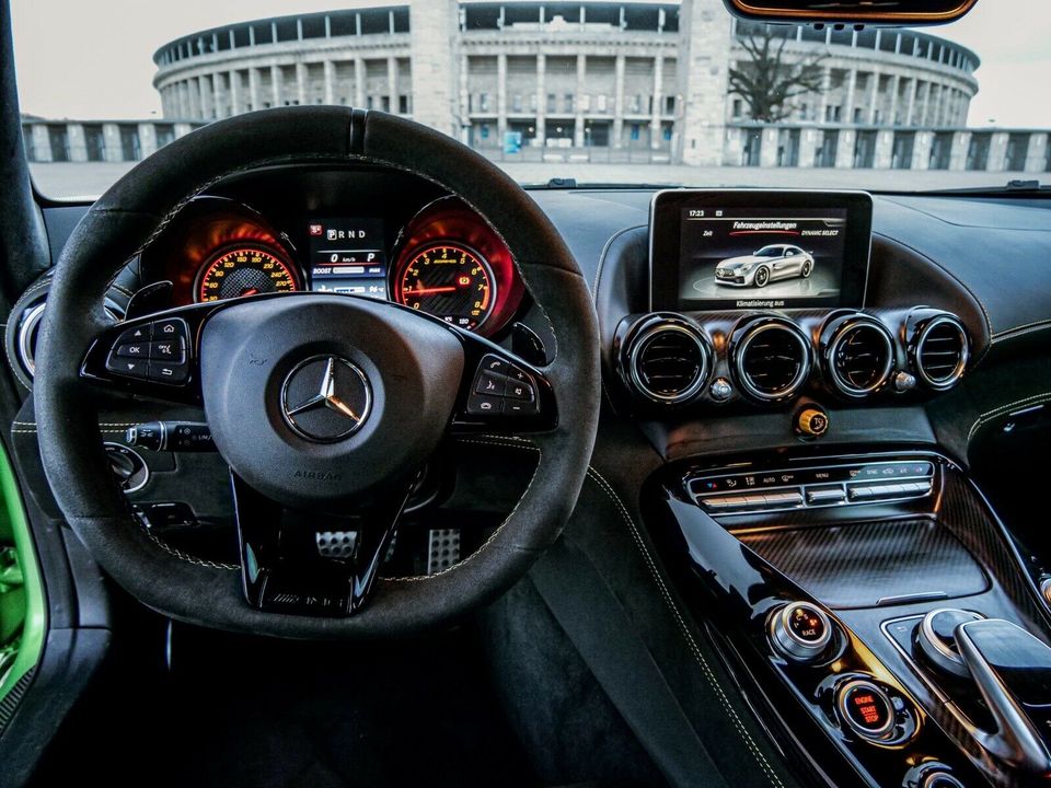 Mercedes-Benz AMG GTR GT mieten Berlin Sportwagen Autovermietung in Berlin