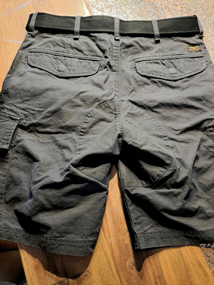 Superdry Herrenshort NEU in Größe 32 in Aldenhoven