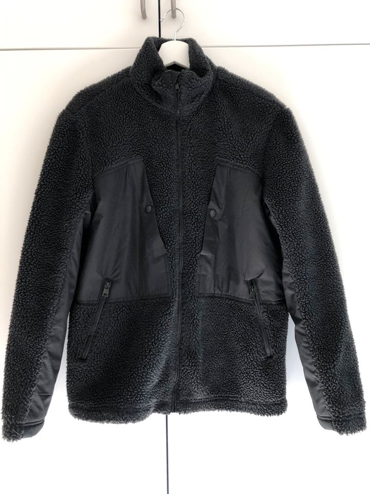 Only Jacke Fleecejacke Teddyjacke Sherpa Fleece Gr. S schwarz in Neu Wulmstorf