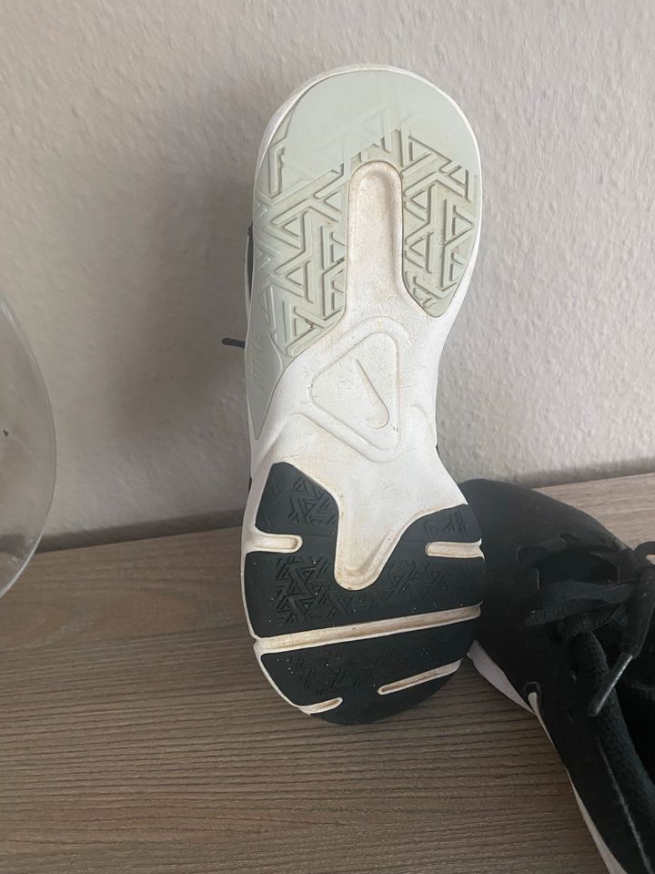 Nike Sneaker 36,5 sehr guter Zustand in Buchholz in der Nordheide