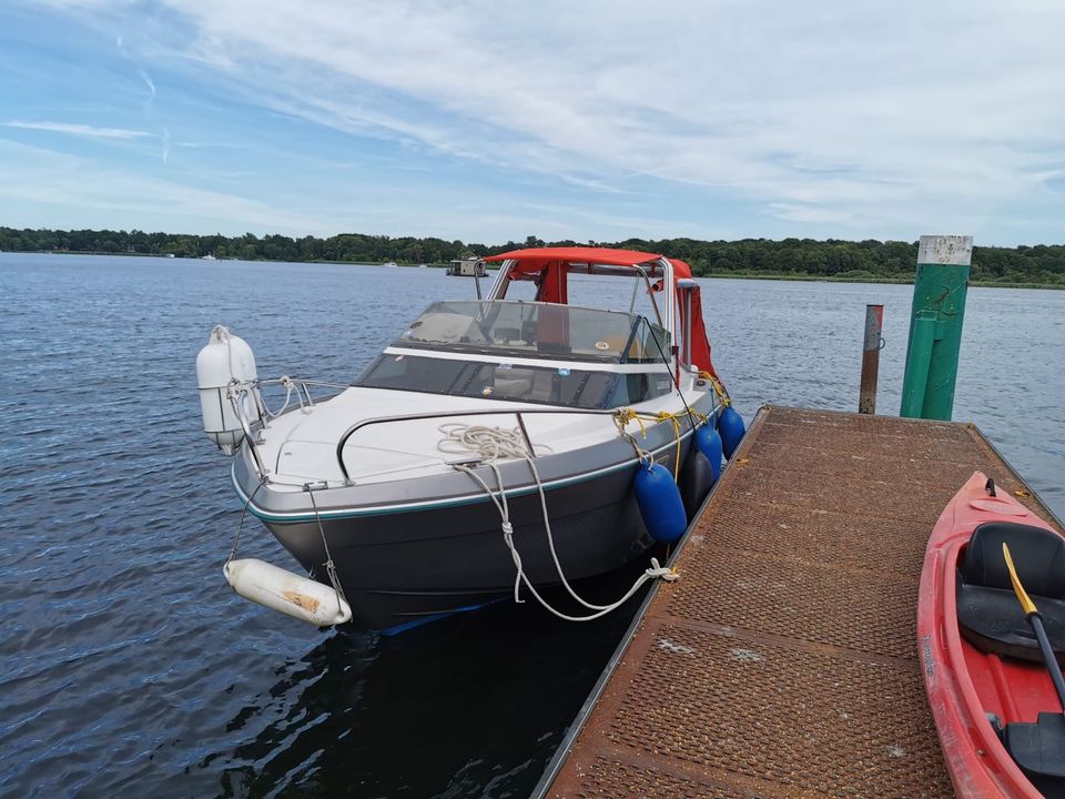 Boot Kajütboot 220 PS Top gepflegt in Blankenhain
