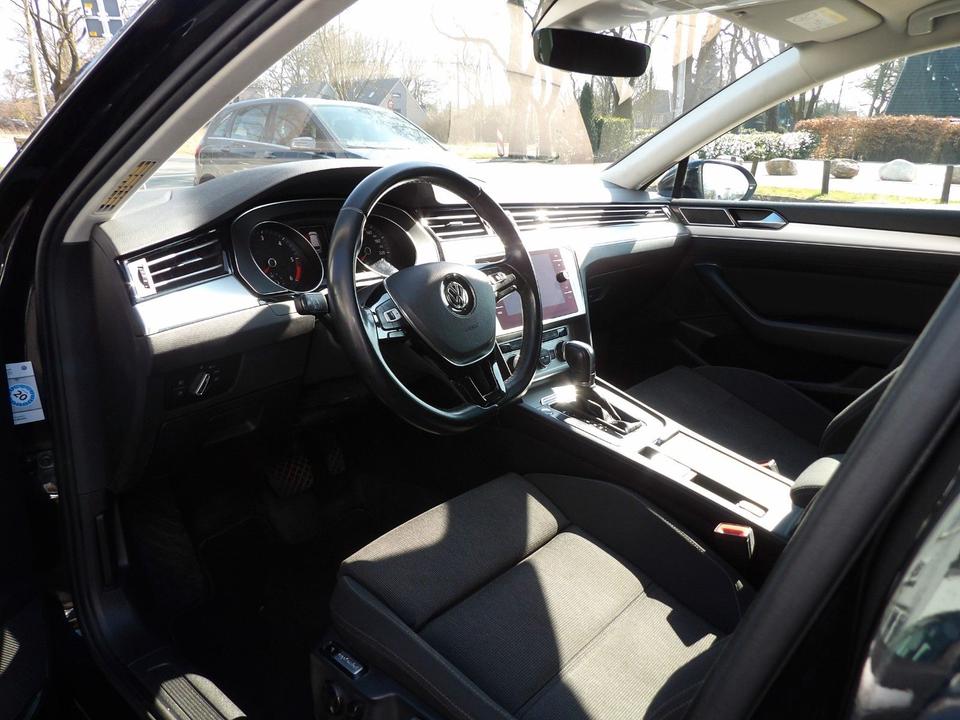 Volkswagen Passat Variant Comfortline DSG LED Massage Navi in Bremen