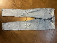 Jeans, Löcher an Knie, stylisch, used Look, hellblau Niedersachsen - Salzgitter Vorschau