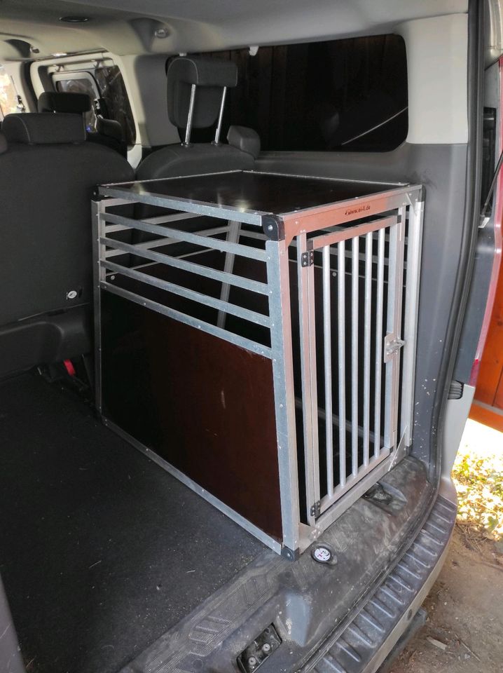 Hundetransportbox XL für Ford Tourneo Custom in Schwepnitz