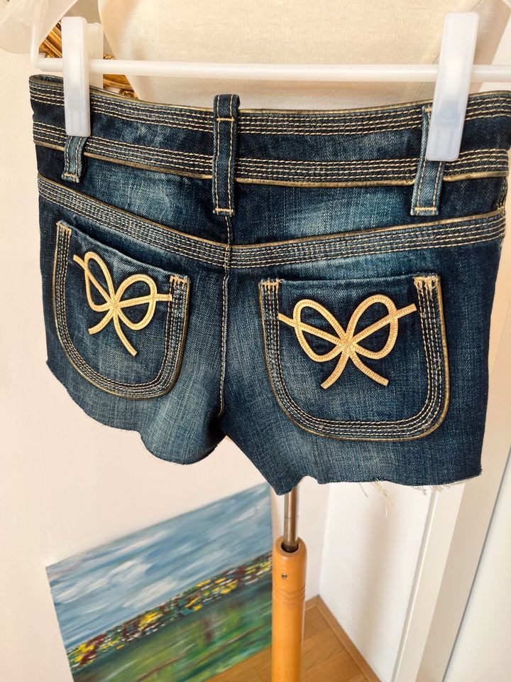 DSQUARED2 Jeans-Shorts Lauren Gr. 34 in München