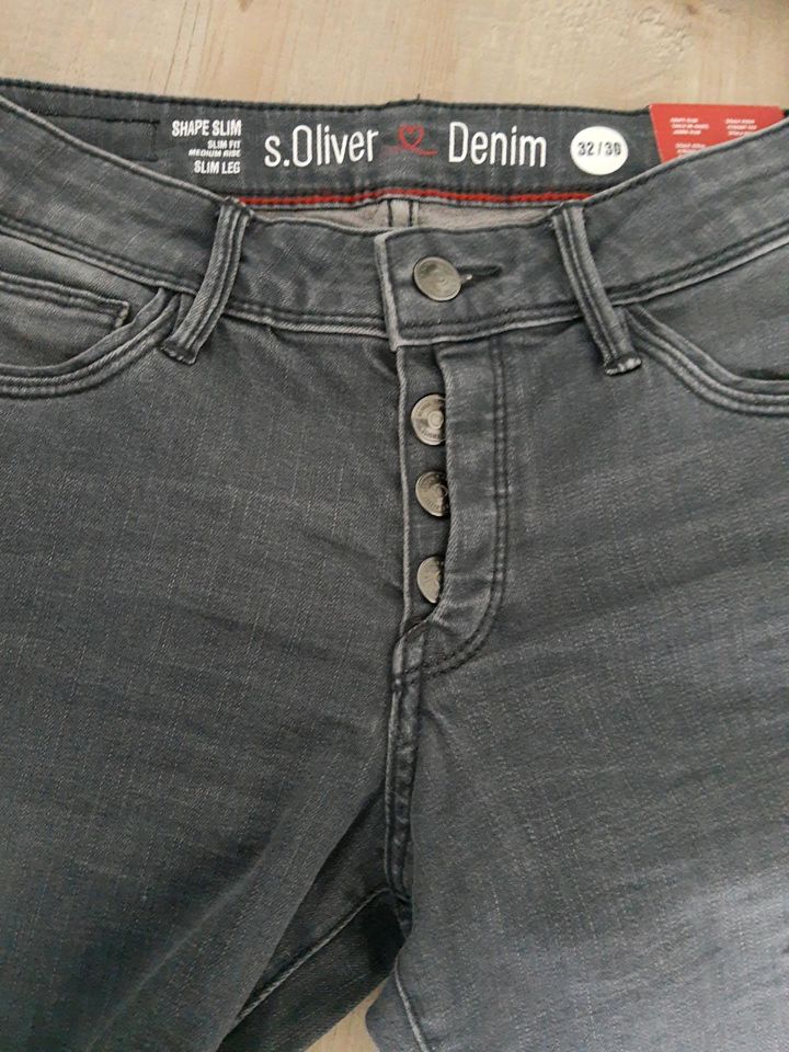 Tolle Jeans S. Oliver 32/30 neu mit Etikett in Lübeck