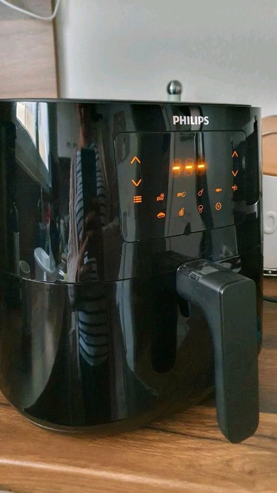 Philips Essential Airfryer XL - 6.2L in Weinböhla