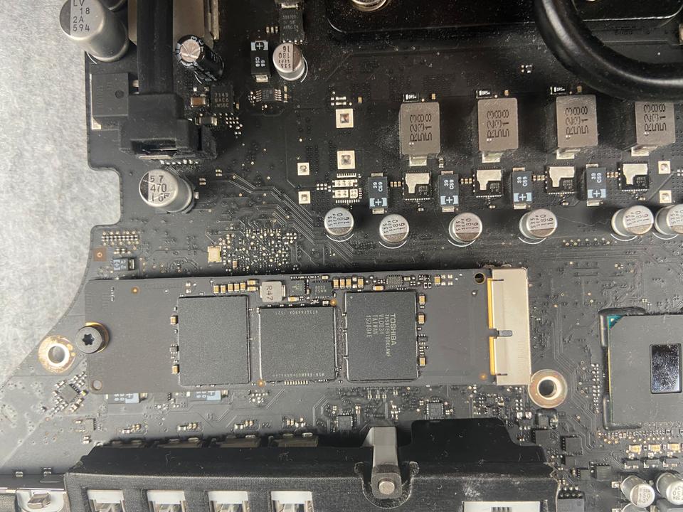 Apple iMac 27" 5K (Late 2015) Logic Board – Core i5 3,2 GHz + Rad in Hofheim am Taunus