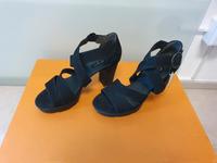 Neu!!! Paul Green Sandalen mit Absatz Leder schwarz Gr. 38,5 München - Pasing-Obermenzing Vorschau