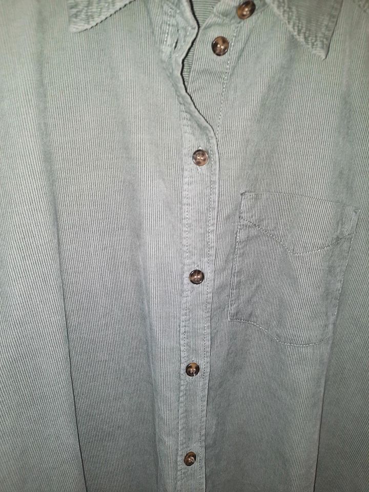 Hemd Bluse Feincord in khaki von H&M, Größe XS in Rottenburg a.d.Laaber