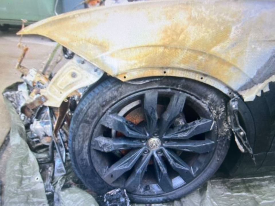 Volkswagen Touareg 3,0 TDI R-Line 4Motion Brandschaden!!! in Solms