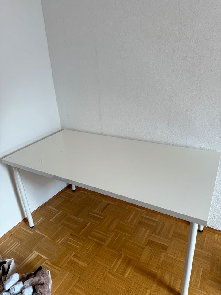 Tisch von Ikea zu verschenken in Frankfurt am Main