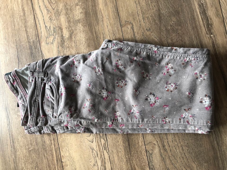 Cordhose  von H&M in Hückeswagen