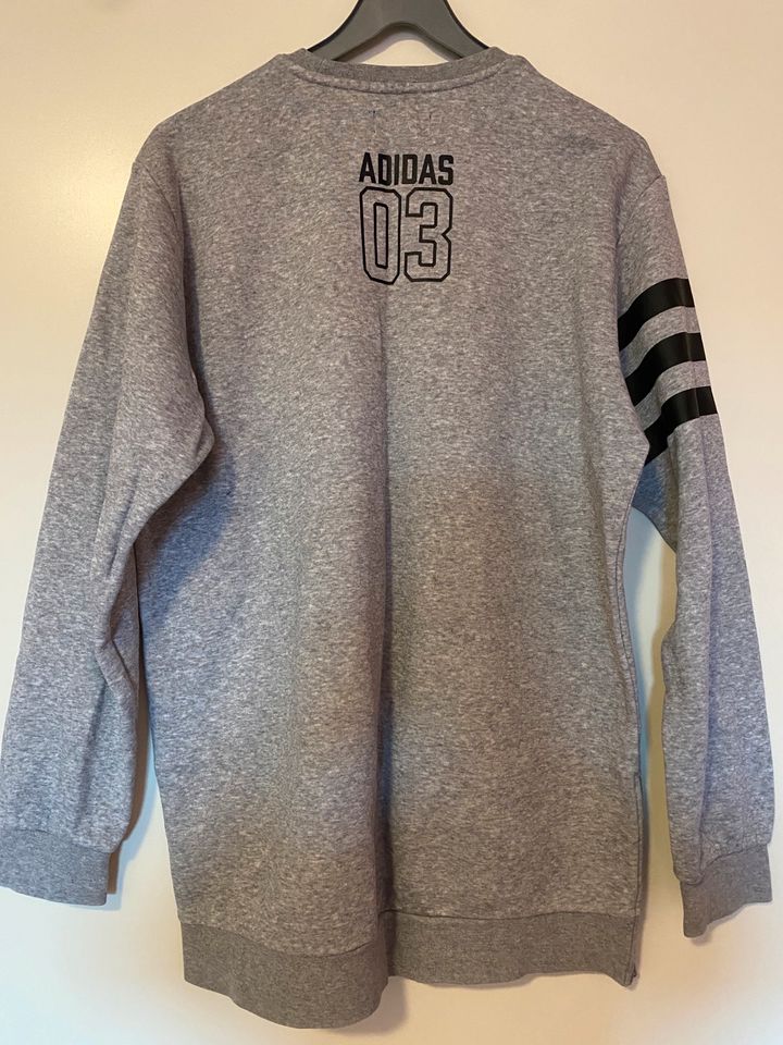 Adidas pulli, sweatshirt in Holzminden