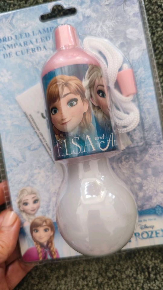 LED Lampe Batteriebetrieben NEU Anna und Elsa mit Aufhängung in Leipzig