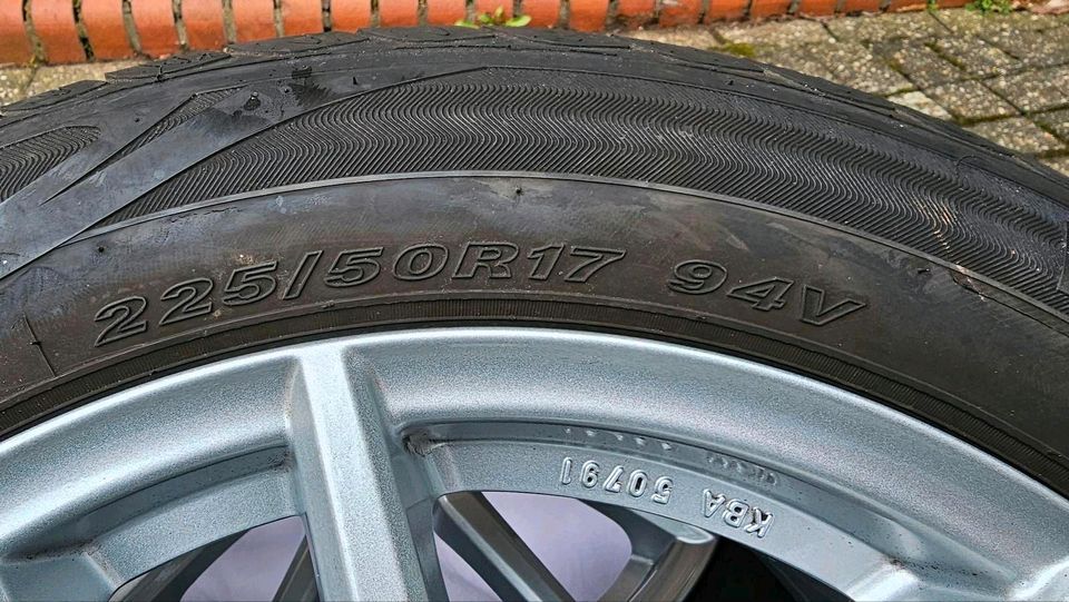 Komplett Reifen ✴️Alu Felgen ✅225/50/R17 / Auto Sommerreifen in Würselen