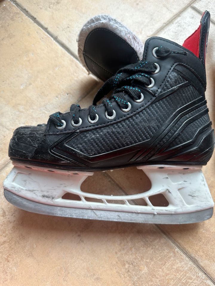 Bauer Vapor X300 Schlittschuhe Gr. 37,5 (4 regular) in Berlin