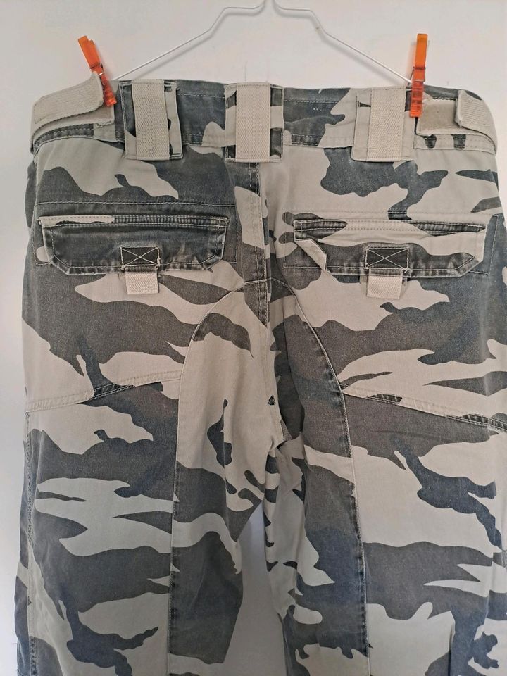 Jack&Jones Hose im Camouflage-/Armylook Gr. W33 L32 in Frankfurt am Main