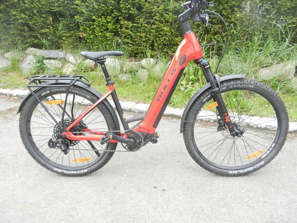 ANGEBOT ! E-Bike Tiefeinsteiger neuwertig Elektrofahrrad BULLS in Altusried