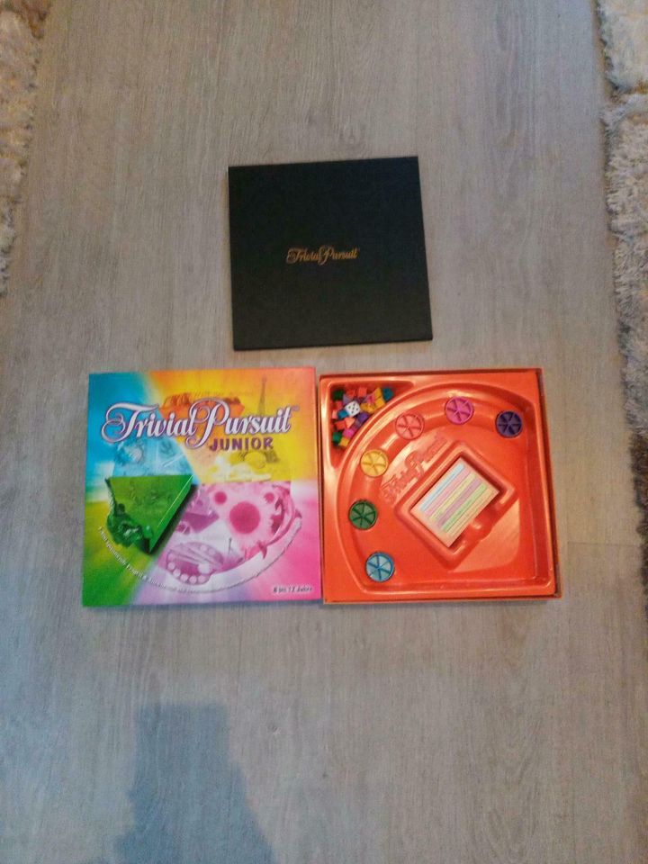 Spielesammlung laut Fotos: Monopoly, Zatre, Trivial Pursuit usw in Herne