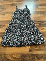 Kleid Sommerkleid geblümt mit Rückenausschnitt Größe 140 C&A Bayern - Metten Vorschau