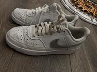 Nike Air Größe 40 Niedersachsen - Westoverledingen Vorschau