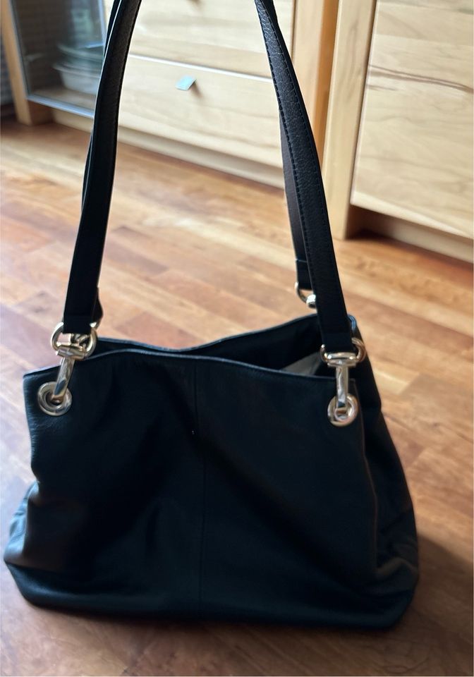 Ledertasche, Schultertasche, Echtleder Esprit, NP € 180 in Swisttal