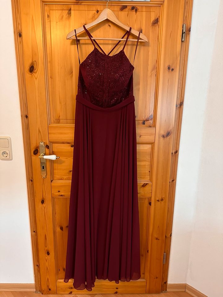 1x getragenes Ballkleid von Marie Lund, Gr. 38, Weinrot in Schortens