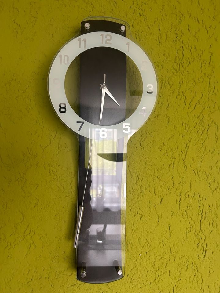 Schöne Wand - Uhr in Babenhausen